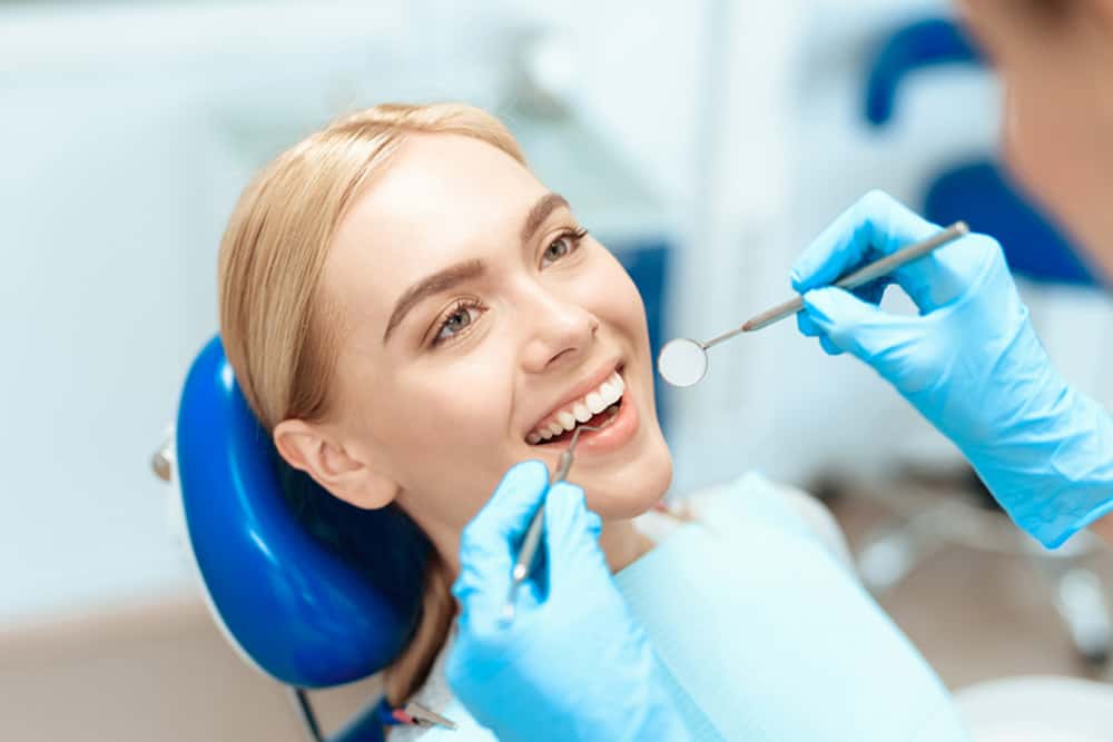 What to Look for When Choosing Between Dental Implant Clinics in Dubai?